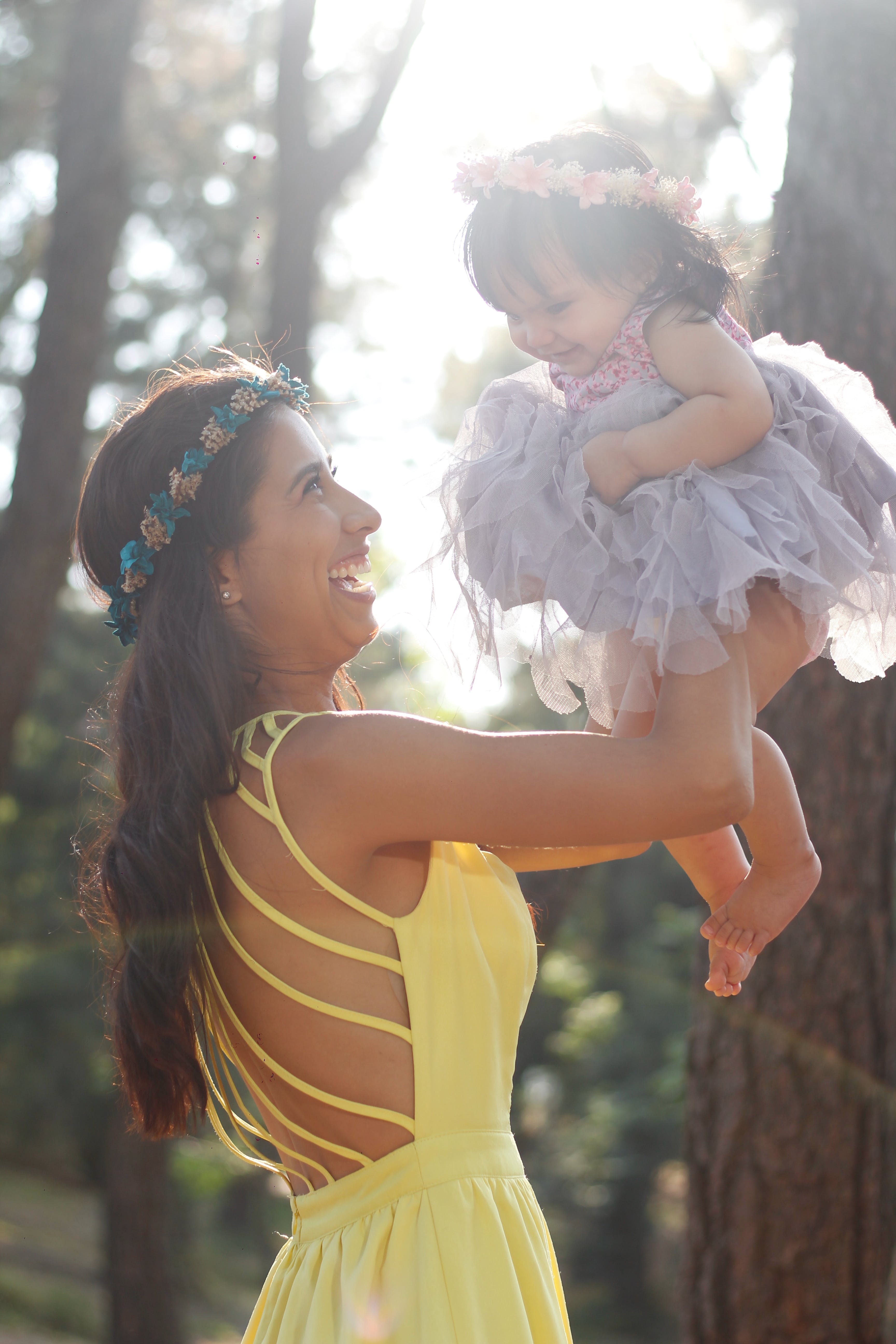 Pastel color dress for spring family photo outfits